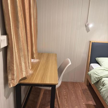 5 Minutes Airport Lodge Kampong Patagas Ngoại thất bức ảnh