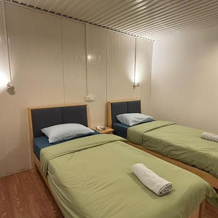 5 Minutes Airport Lodge Kampong Patagas Ngoại thất bức ảnh