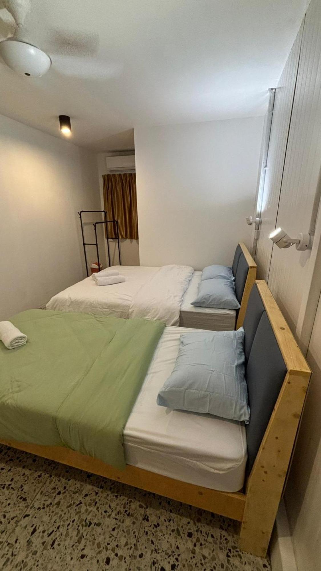 5 Minutes Airport Lodge Kampong Patagas Ngoại thất bức ảnh