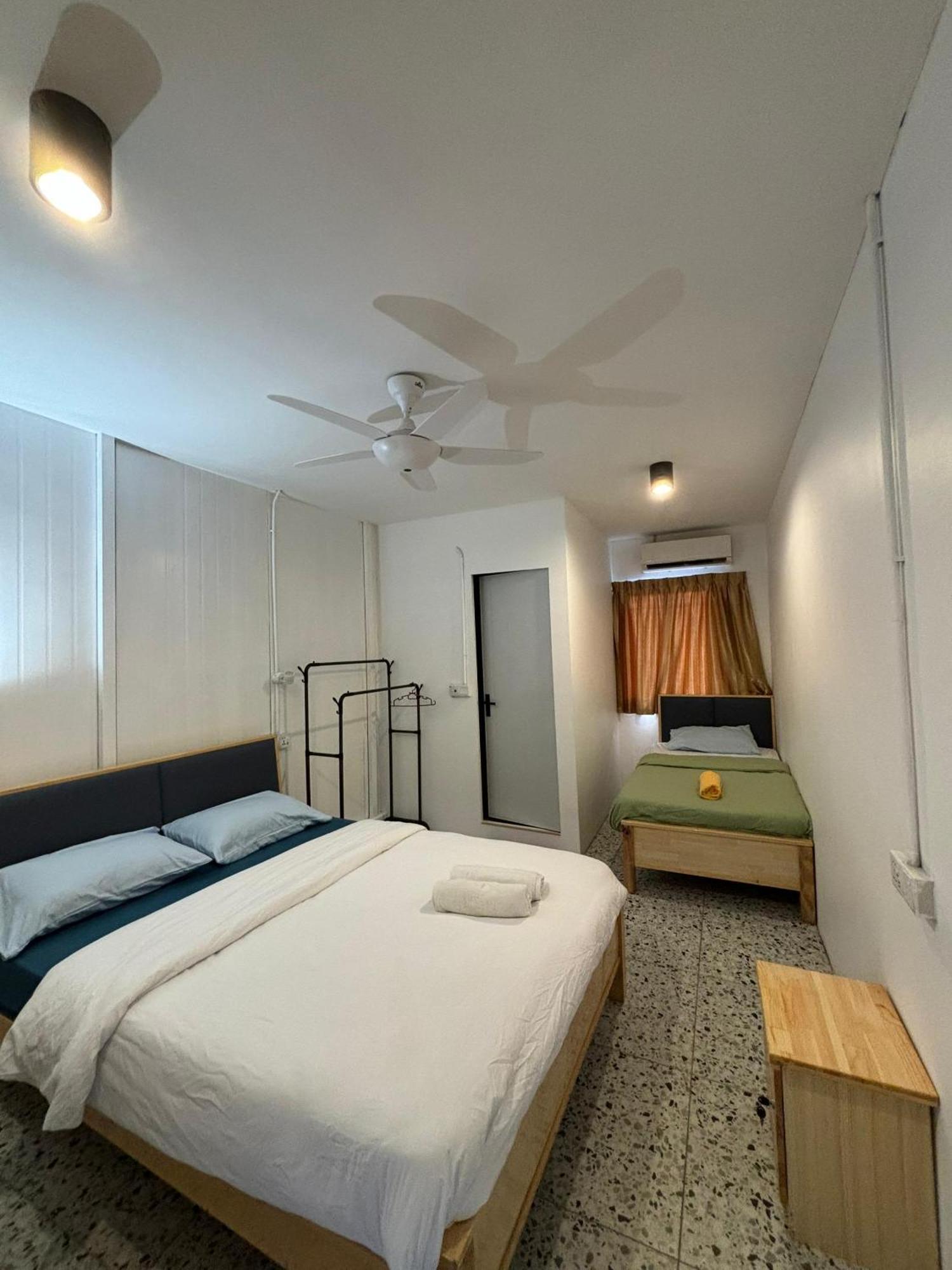 5 Minutes Airport Lodge Kampong Patagas Ngoại thất bức ảnh